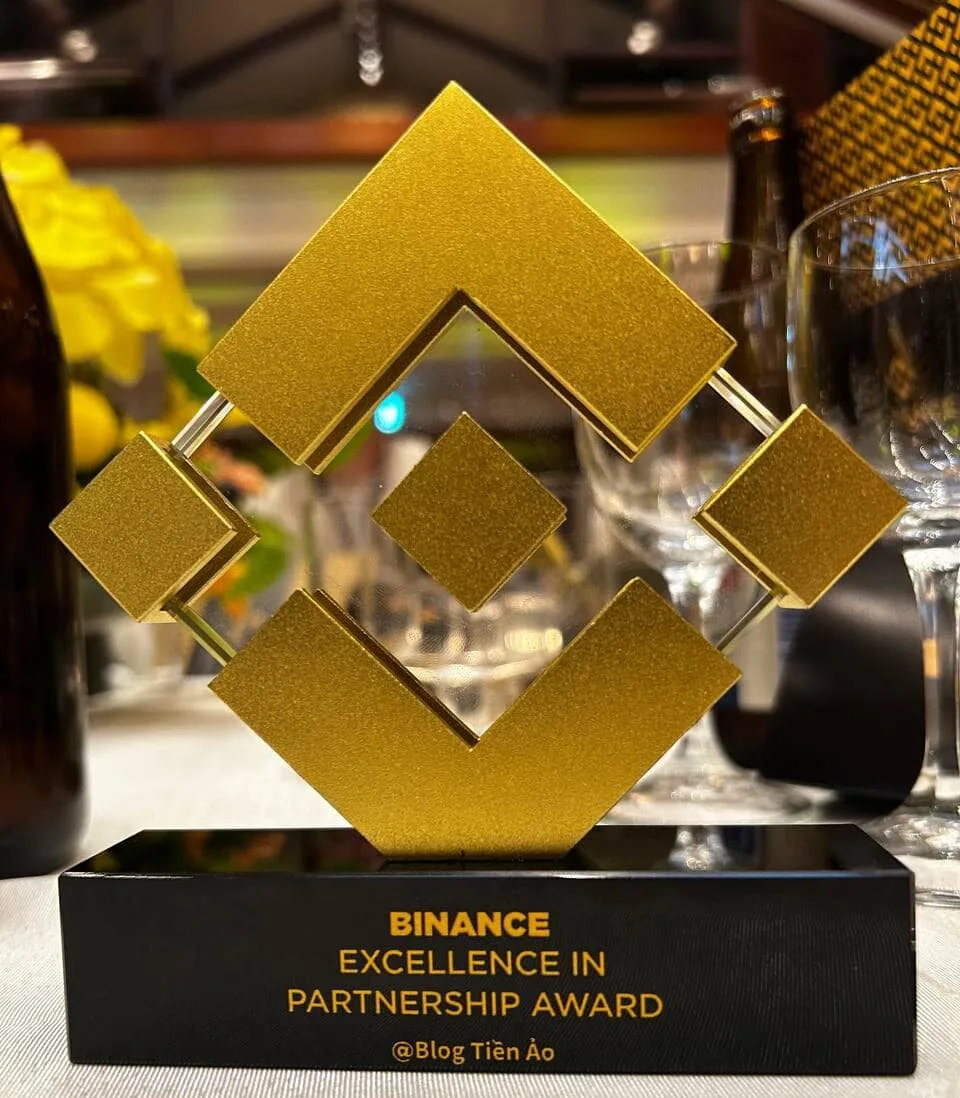Giải thưởng xuất xắc trong quan hệ đối tác của Blog Tiền Ảo được trao bởi Binance